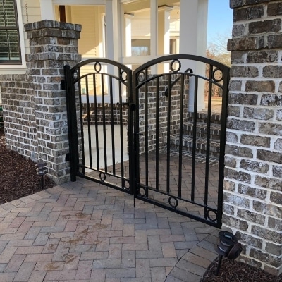 Gate-with-rings