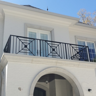 Oversize-X-Design-Balcony